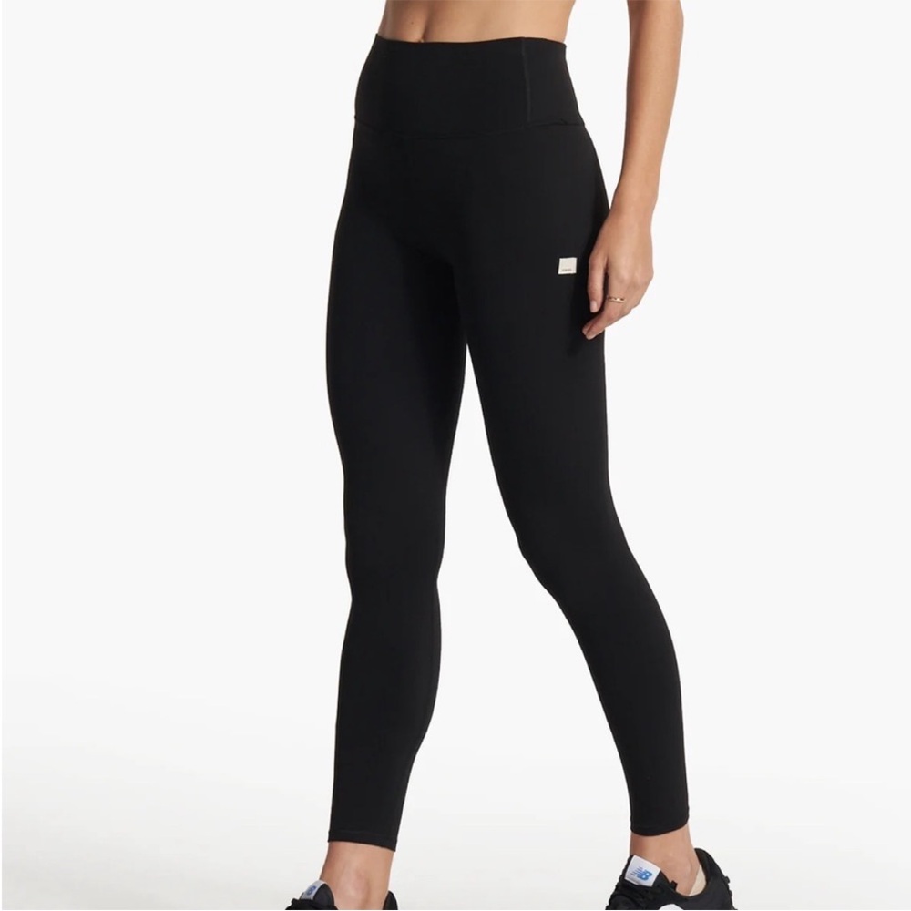 Barely used vuori all the feels leggings in black